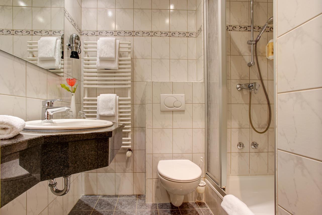 Hotel Elbinsel Free Parking Hamburg Ngoại thất bức ảnh