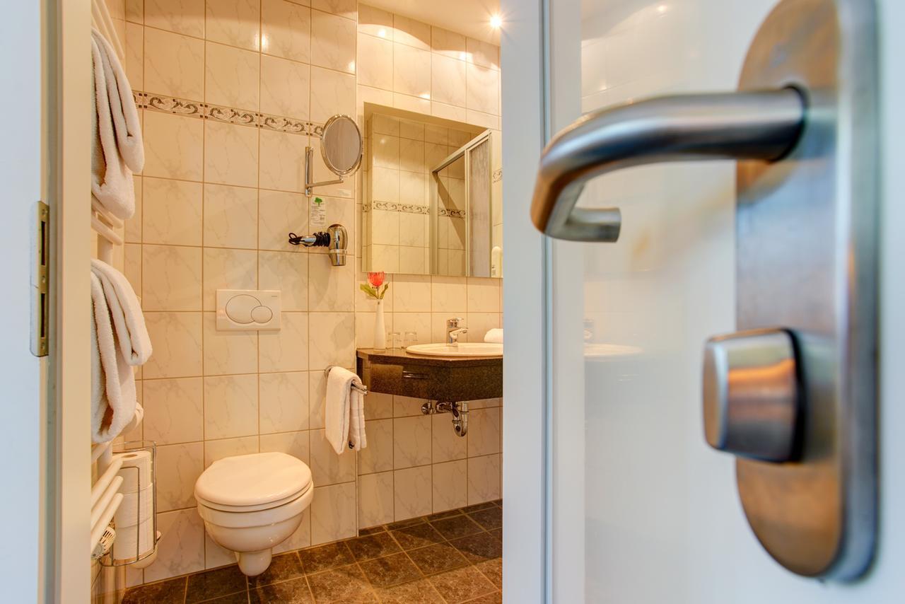 Hotel Elbinsel Free Parking Hamburg Ngoại thất bức ảnh